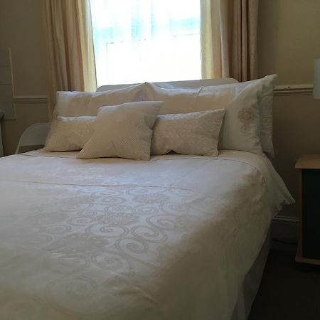 Caris Guest House Southend-on-Sea Esterno foto