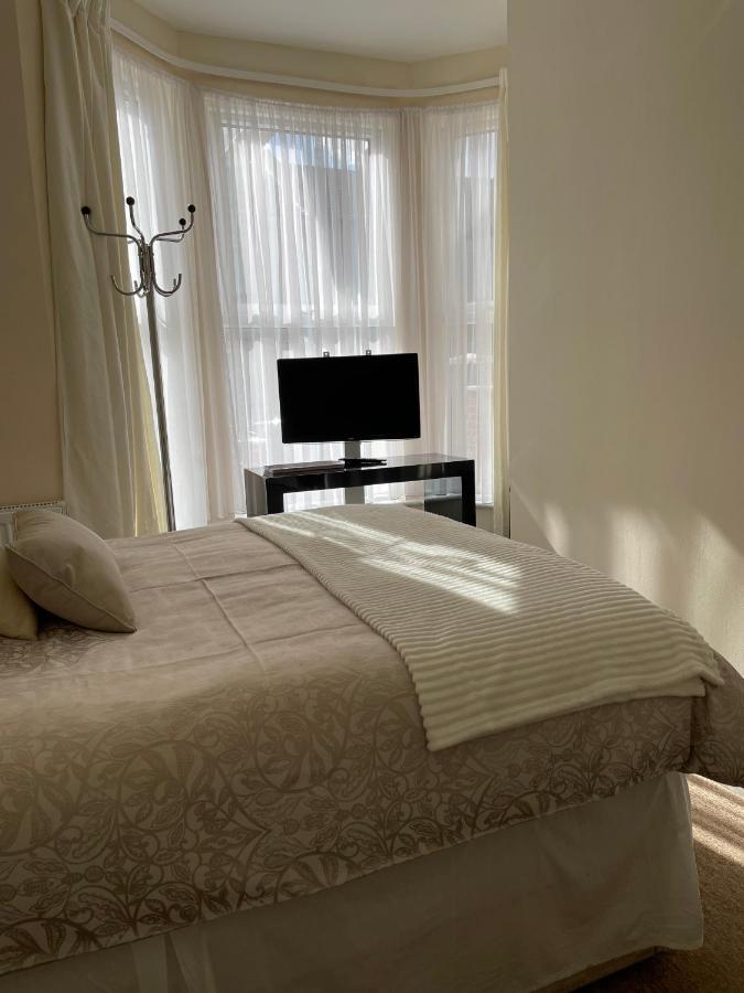 Caris Guest House Southend-on-Sea Esterno foto