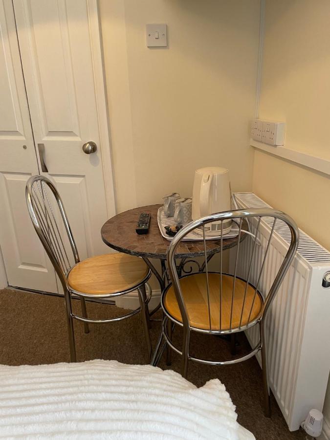 Caris Guest House Southend-on-Sea Esterno foto