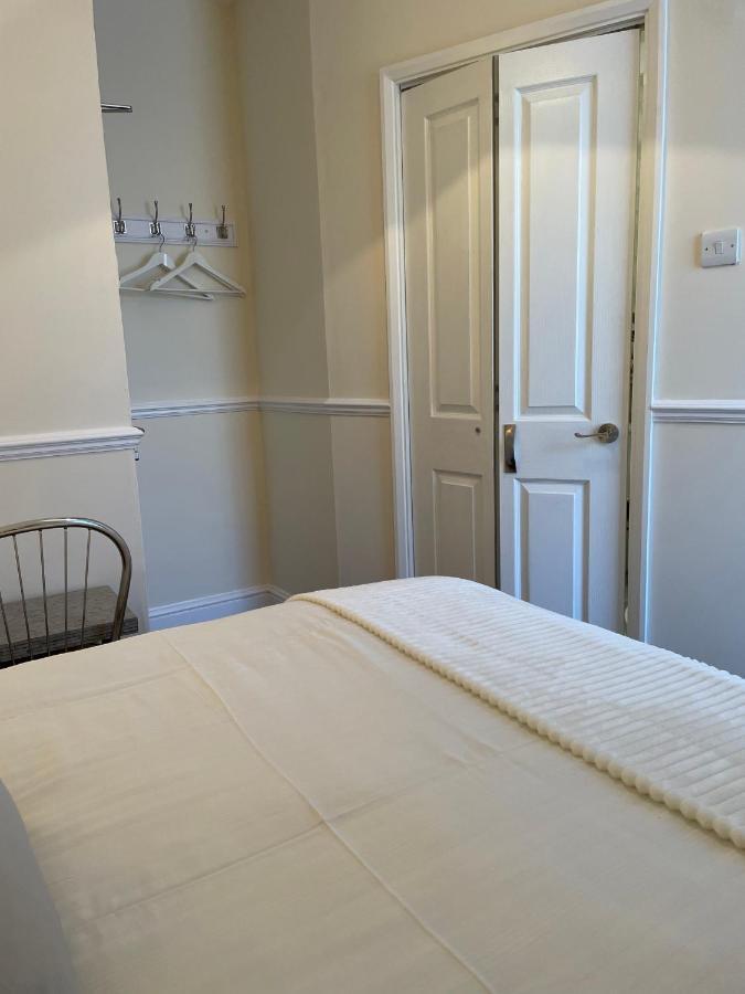 Caris Guest House Southend-on-Sea Esterno foto