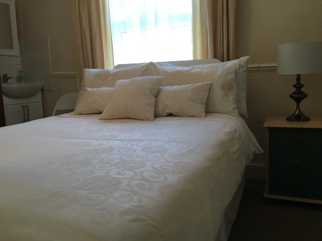 Caris Guest House Southend-on-Sea Esterno foto